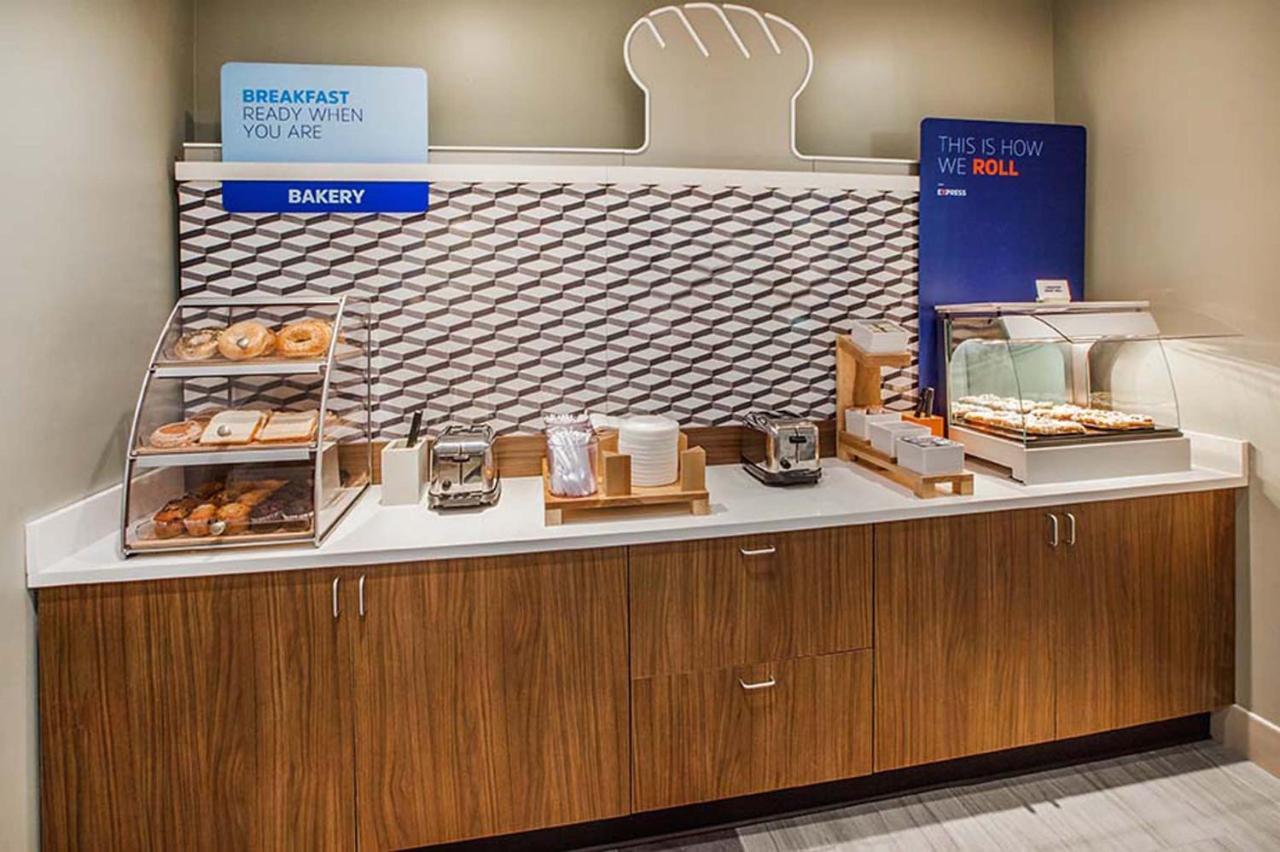 Holiday Inn Express - Kansas City Downtown By Ihg Exteriör bild
