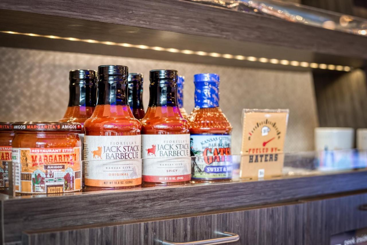 Holiday Inn Express - Kansas City Downtown By Ihg Exteriör bild